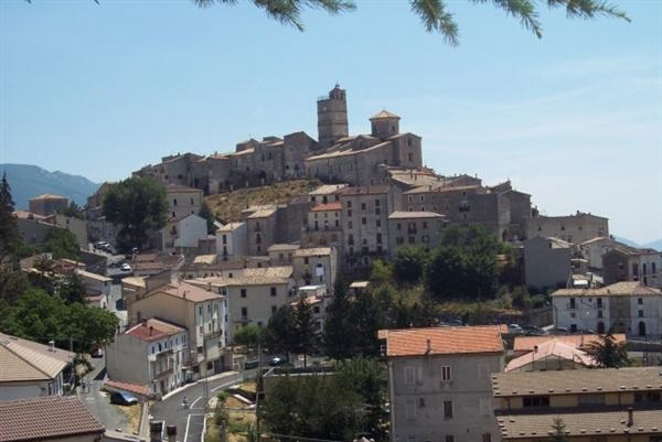 Introdacqua L'Aquila and its province Abruzzo - Italy Traveller Guide